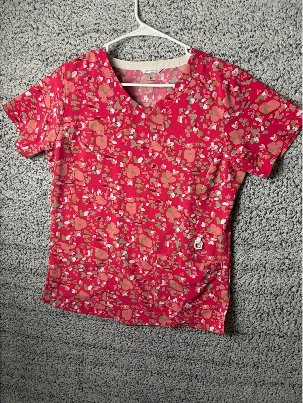 Carhartt Women’s M Pink Floral Print Scrub Top V Neck Medical Nurse Pockets